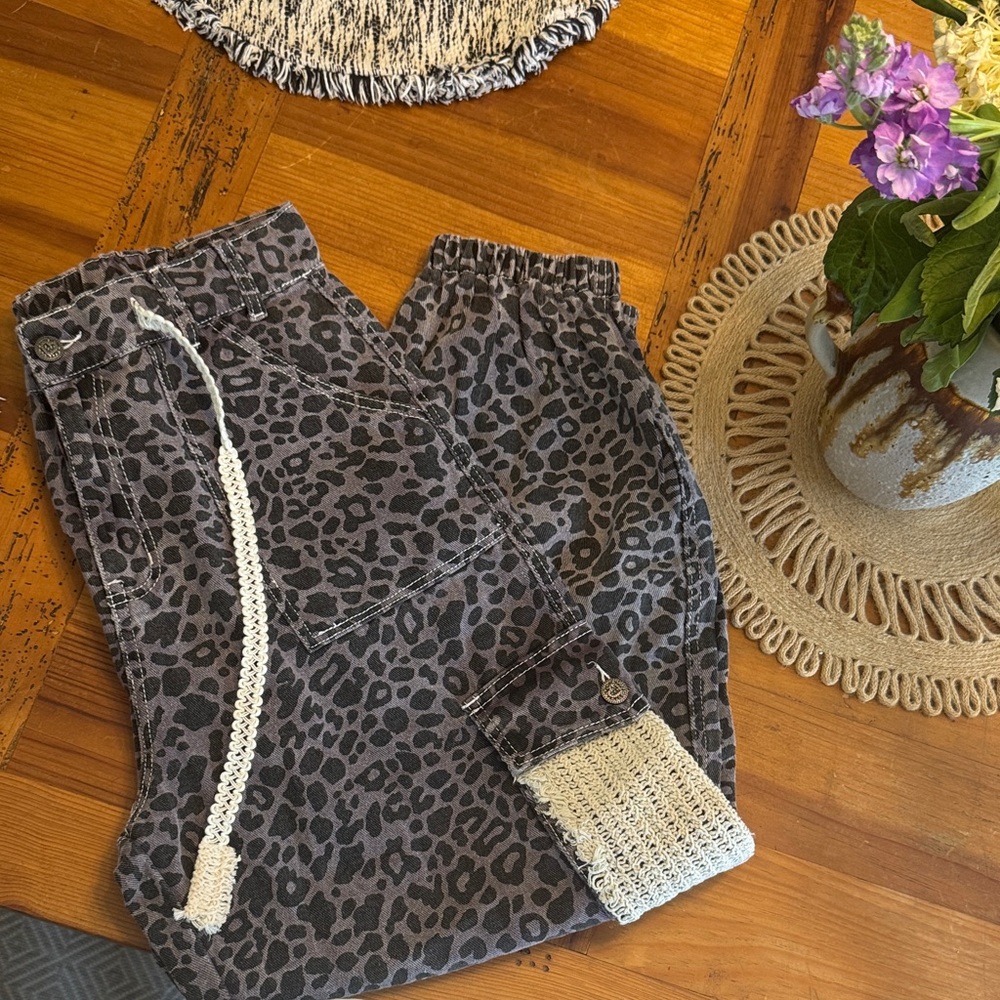 POL joggers-Purple Leopard (Size Small)
